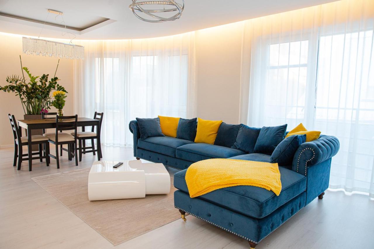 Luxurious Blue&Yellow Apartment In Kaunas Center المظهر الخارجي الصورة