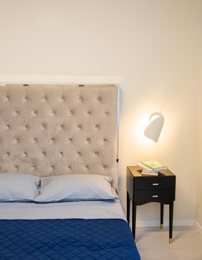 Luxurious Blue&Yellow Apartment In Kaunas Center المظهر الخارجي الصورة