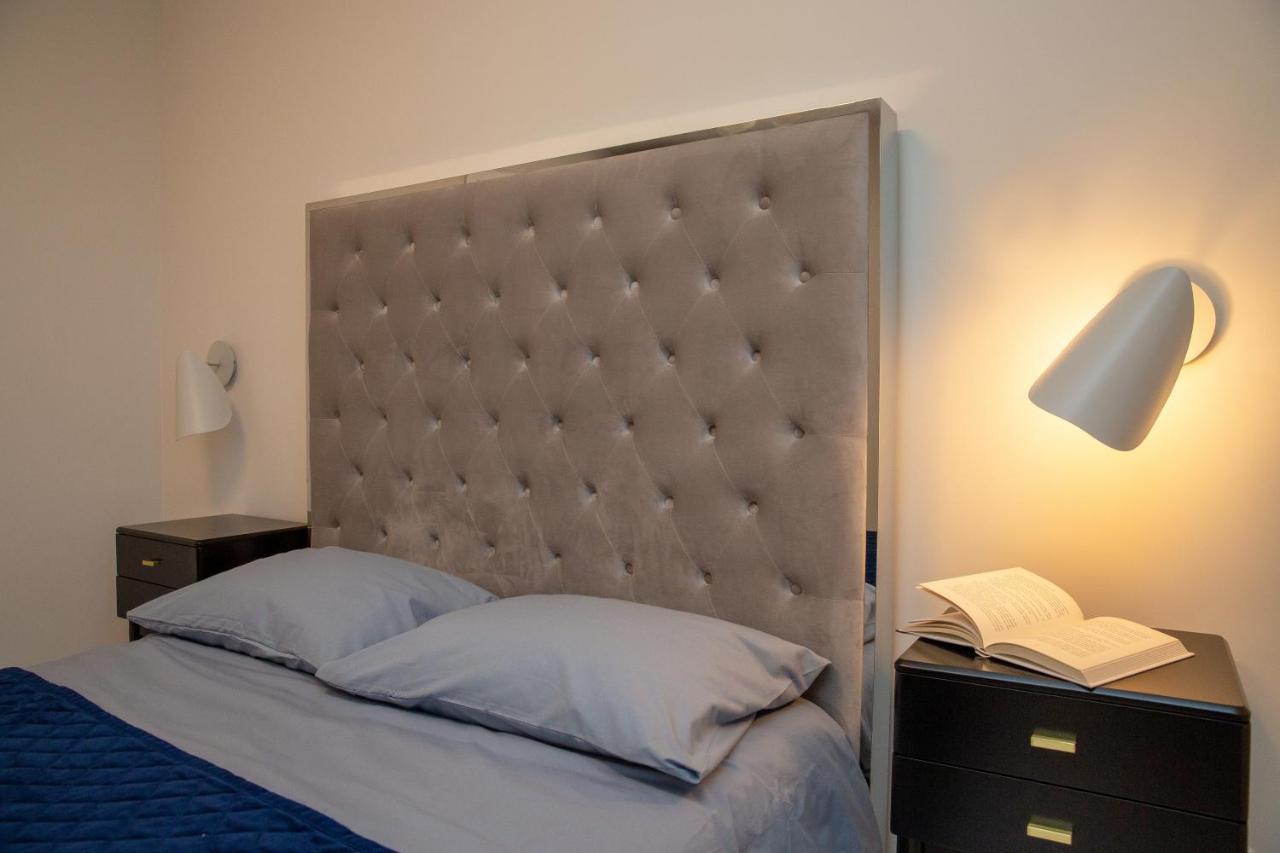 Luxurious Blue&Yellow Apartment In Kaunas Center المظهر الخارجي الصورة